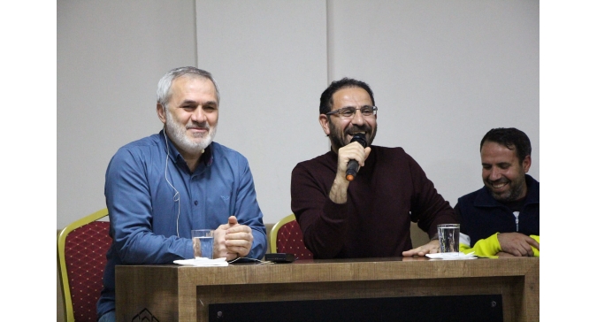 Bir insanı tanımak bir âlemi tanımaktır