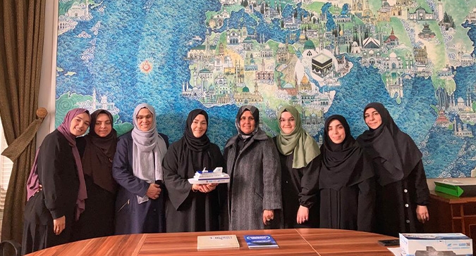 Mavi Marmara Kadın Kolları İMH Genel Merkezini ziyaret ettiler. 