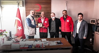Türk Kızılay Üsküdar Şube Başkanı Mustafa Karadeniz'i Ziyaret Ettik